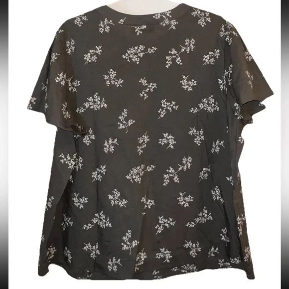 Lane Bryant Size 18 NWT Olive Green Floral Button Front Blouse - Picture 3 of 9